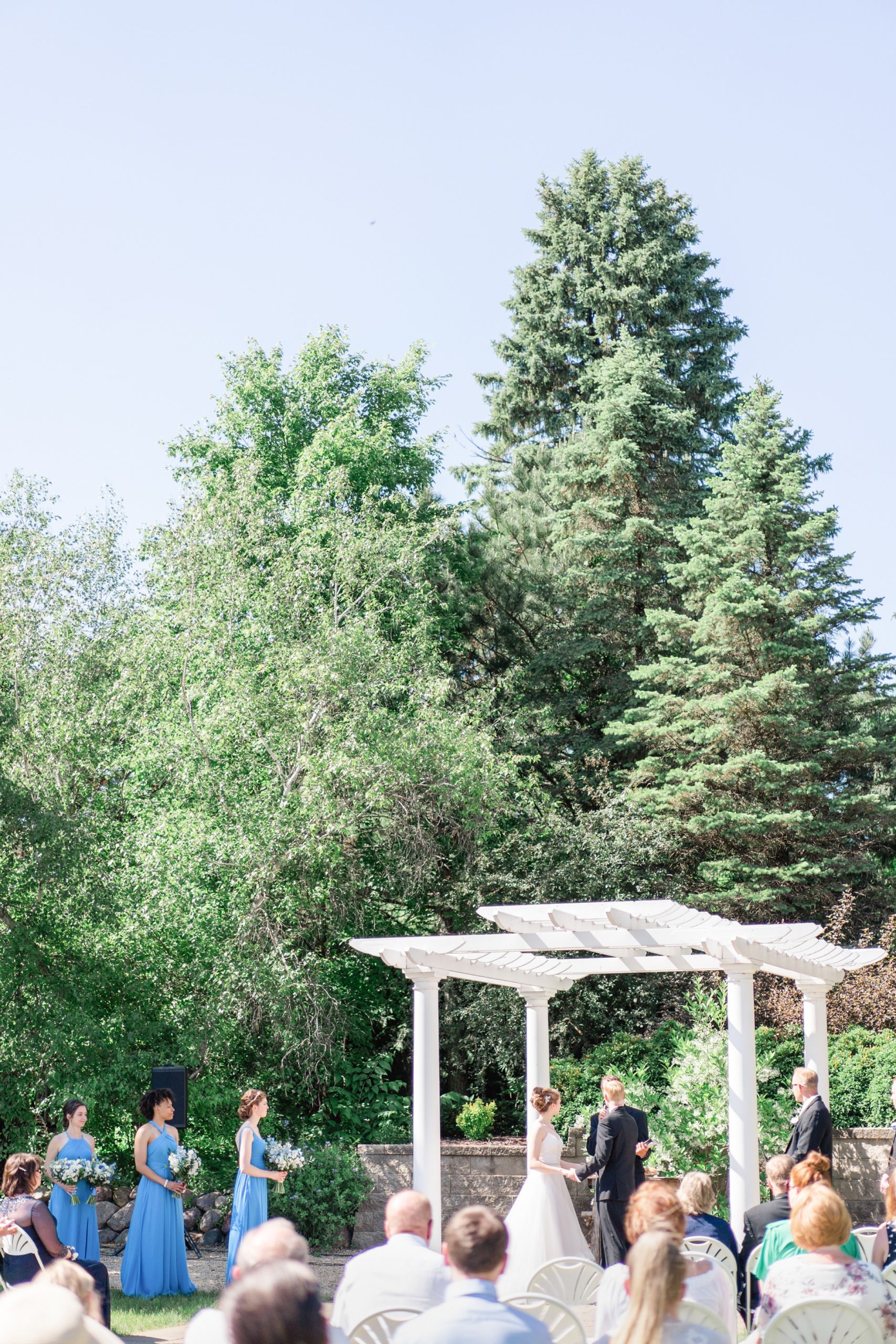 Best Wedding Photographer Northfield Minnesota Gardens of Castle Rock