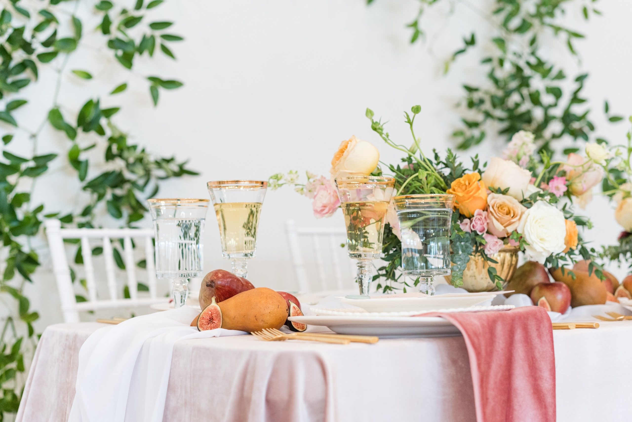 Elegant-wedding-tablescape-reception-table