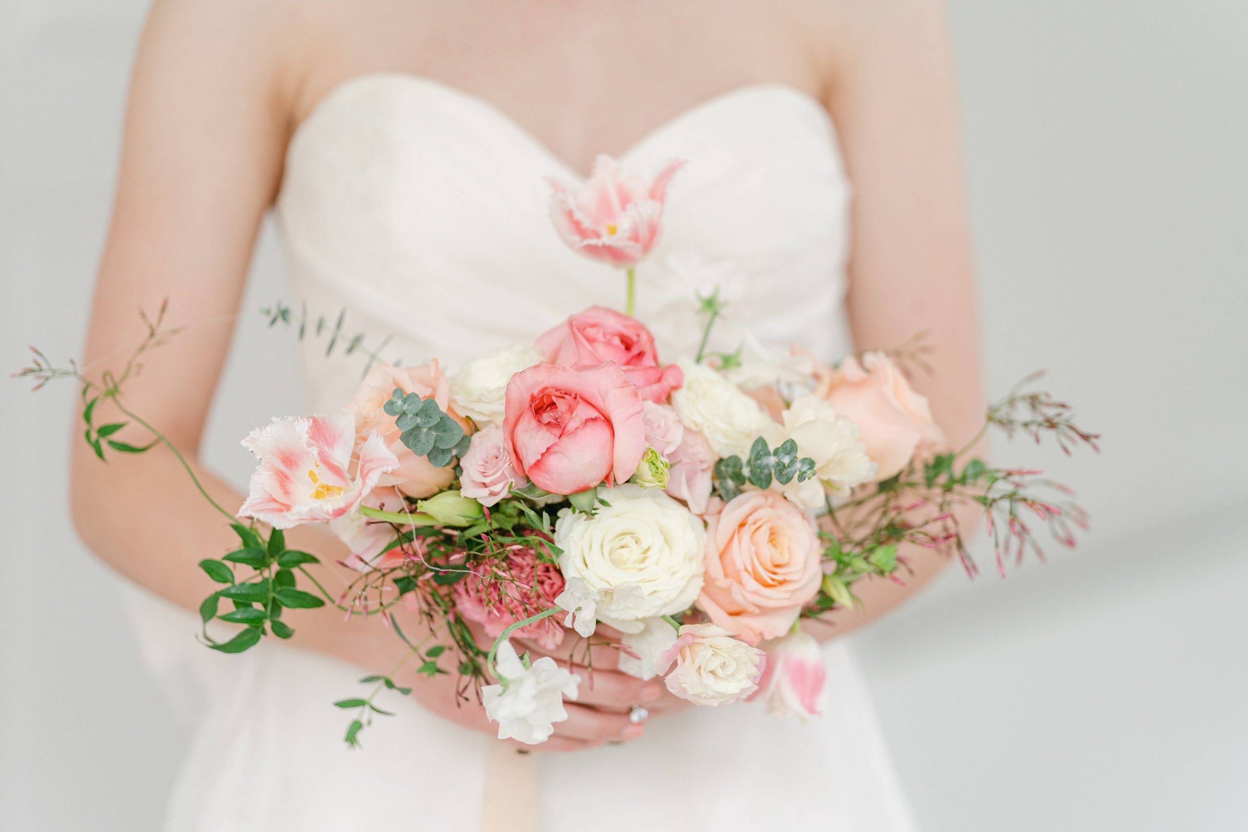 Spring-bridal-inspiration-pink-florals
