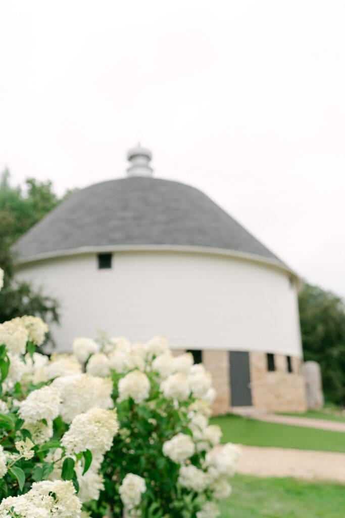 Round Barn Farm Wedding Red Wing Minnesota